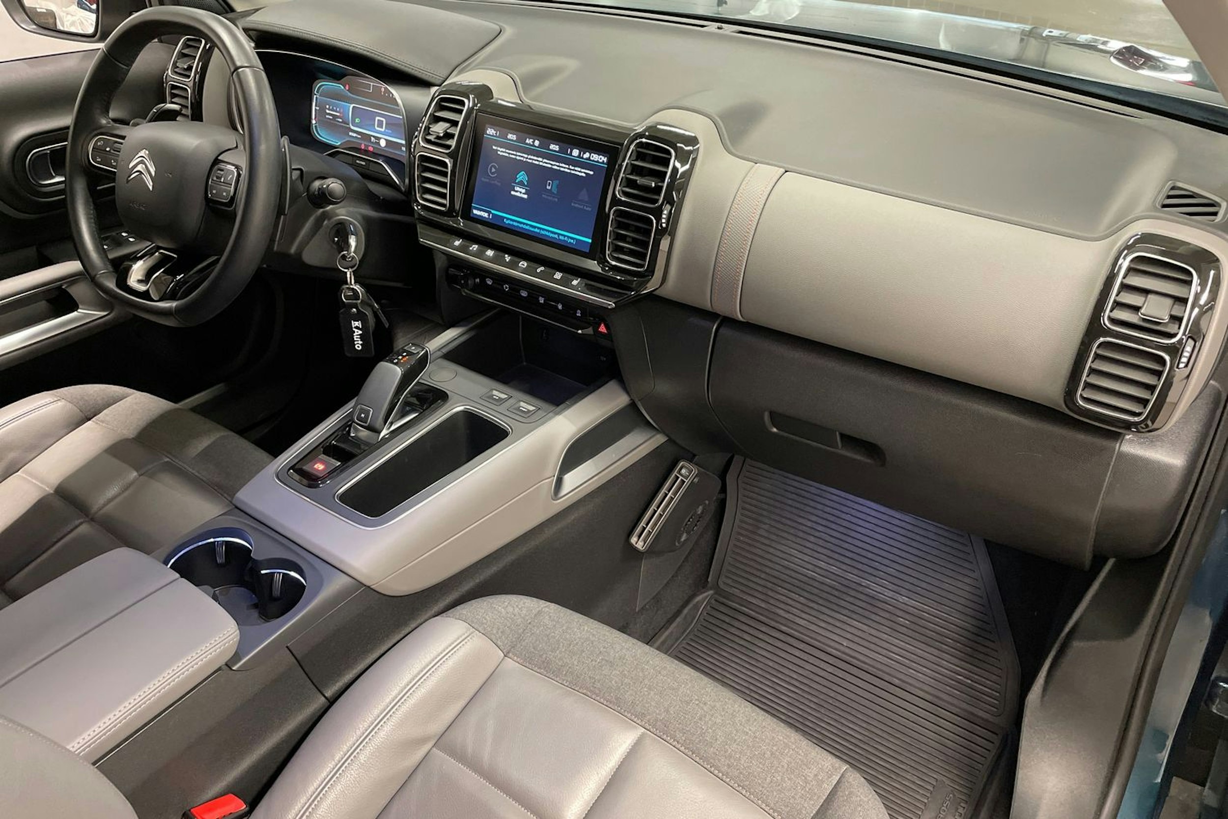 Valkoinen Citroën C5 Aircross 2019 kuva 24.