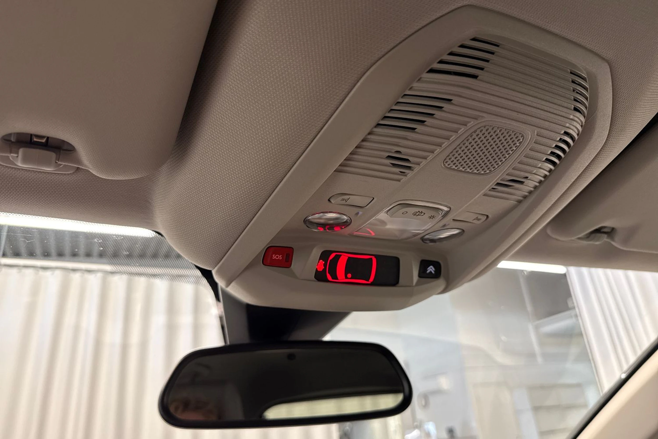 musta Citroën C5 Aircross 2020 kuva 20.