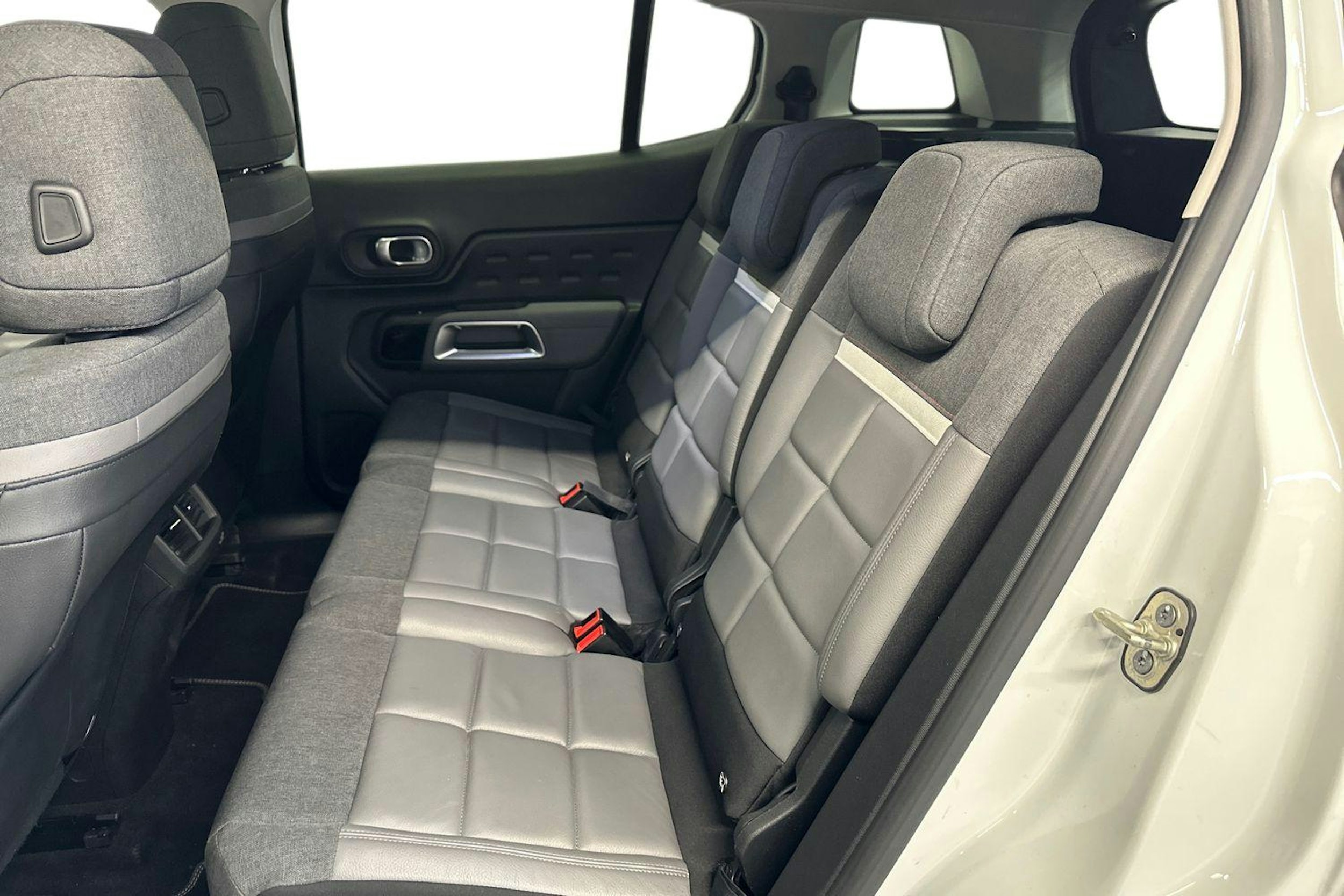 Musta Citroën C5 Aircross 2020 kuva 10.