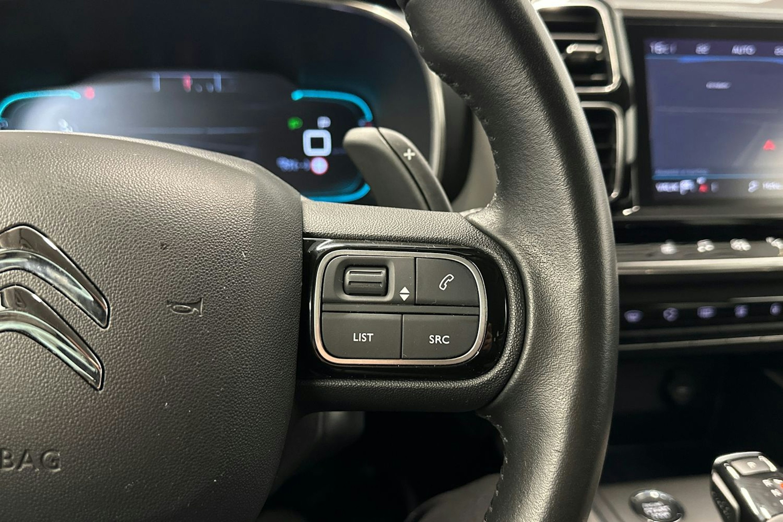 Musta Citroën C5 Aircross 2020 kuva 17.