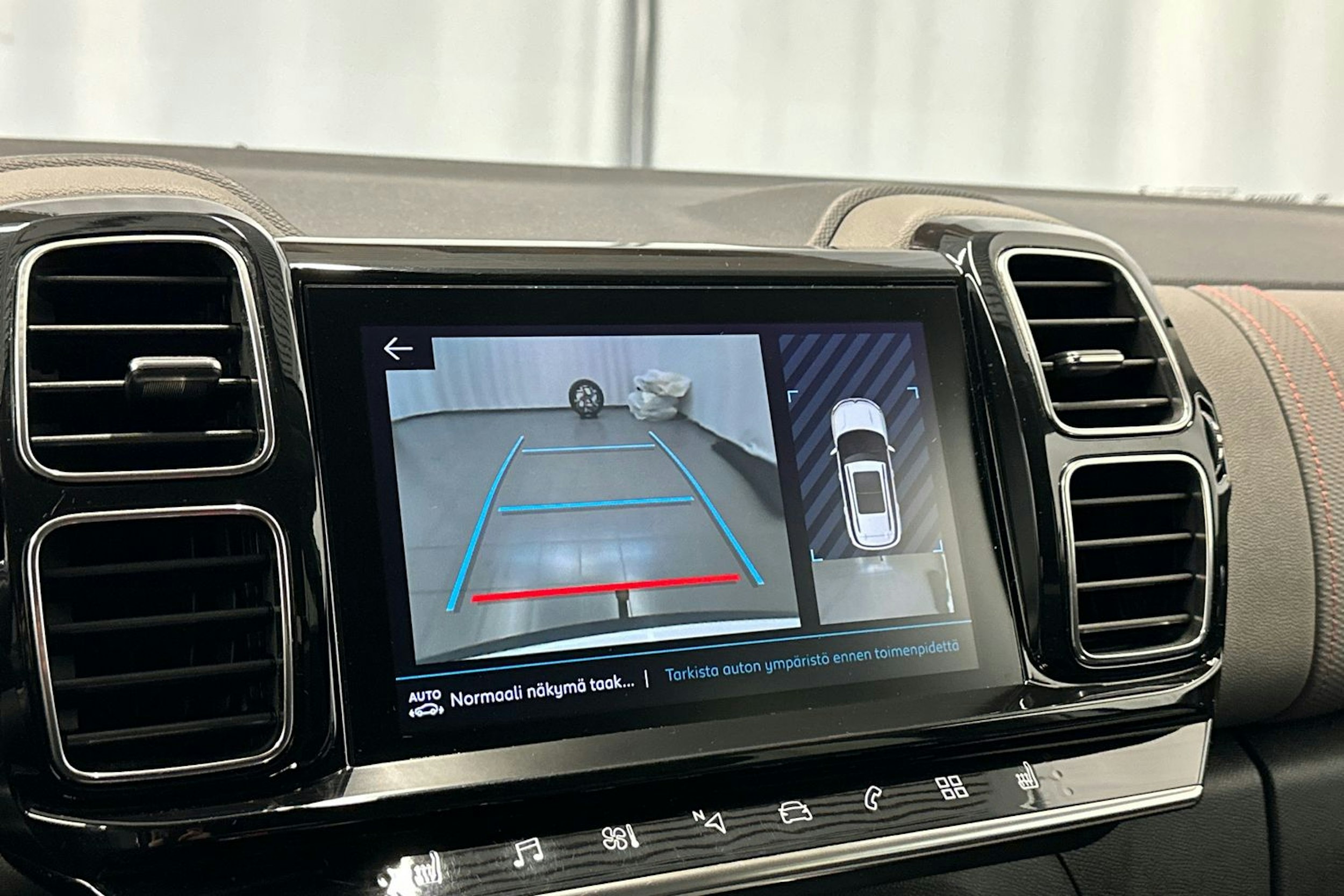 Musta Citroën C5 Aircross 2020 kuva 19.