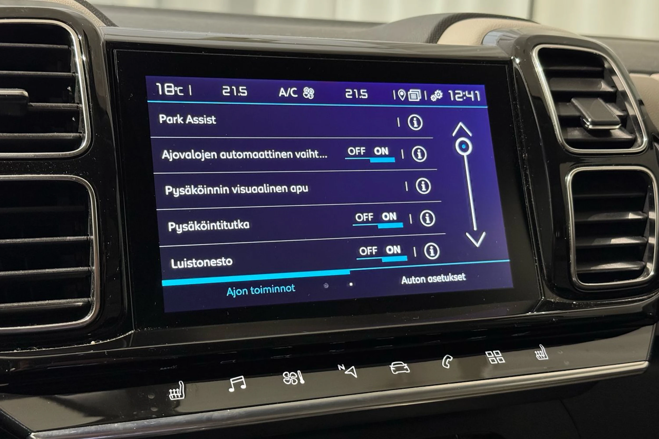 musta Citroën C5 Aircross 2020 kuva 21.