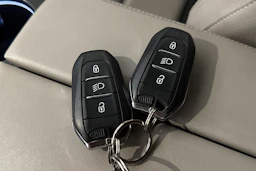 musta Citroën C5 Aircross 2020 kuva 29.