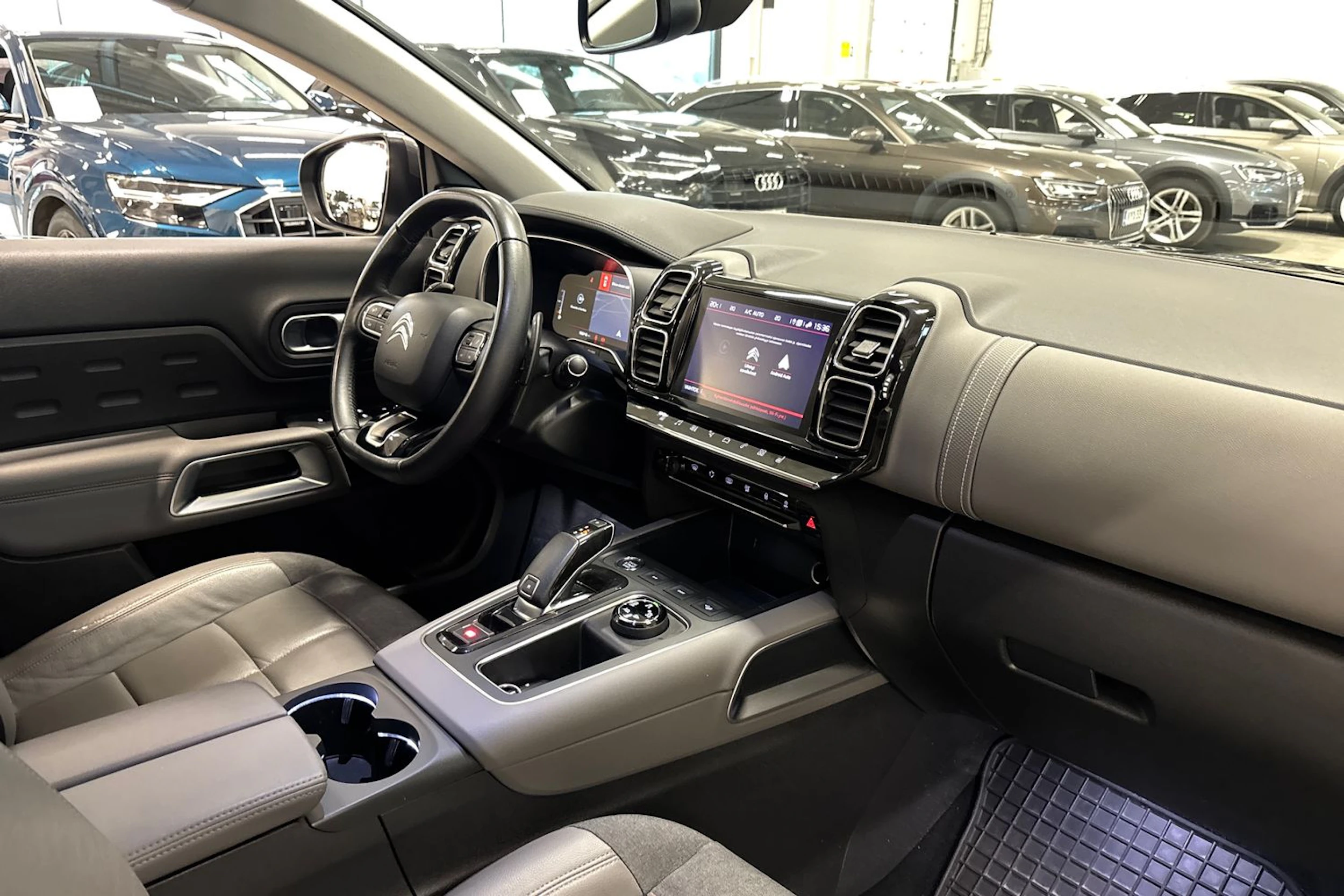 harmaa Citroën C5 Aircross 2020 kuva 12.