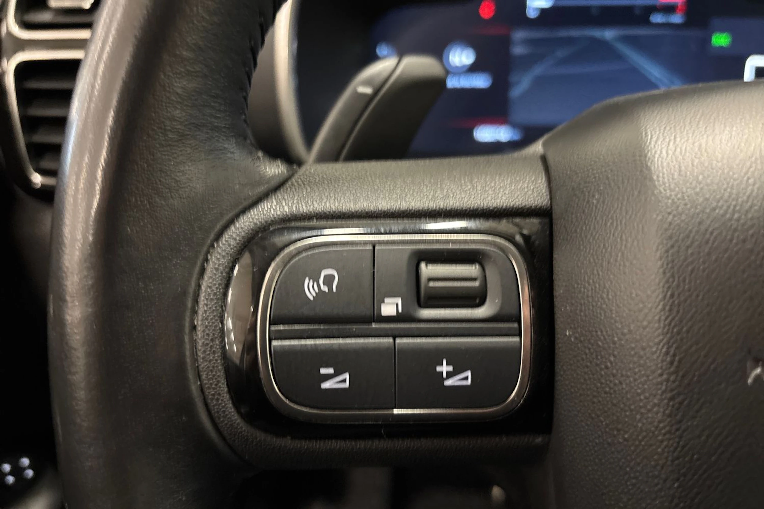 harmaa Citroën C5 Aircross 2020 kuva 15.