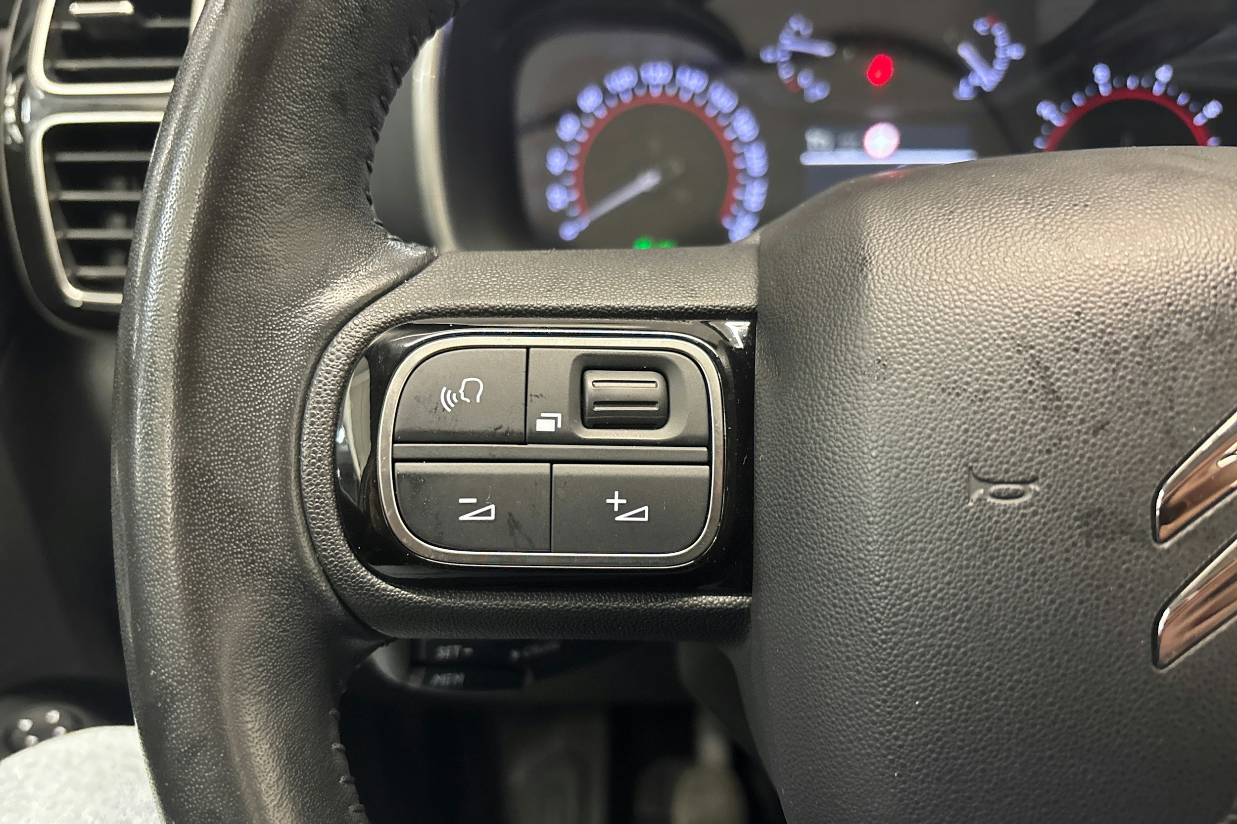 valkoinen Citroën C5 Aircross 2020 kuva 16.