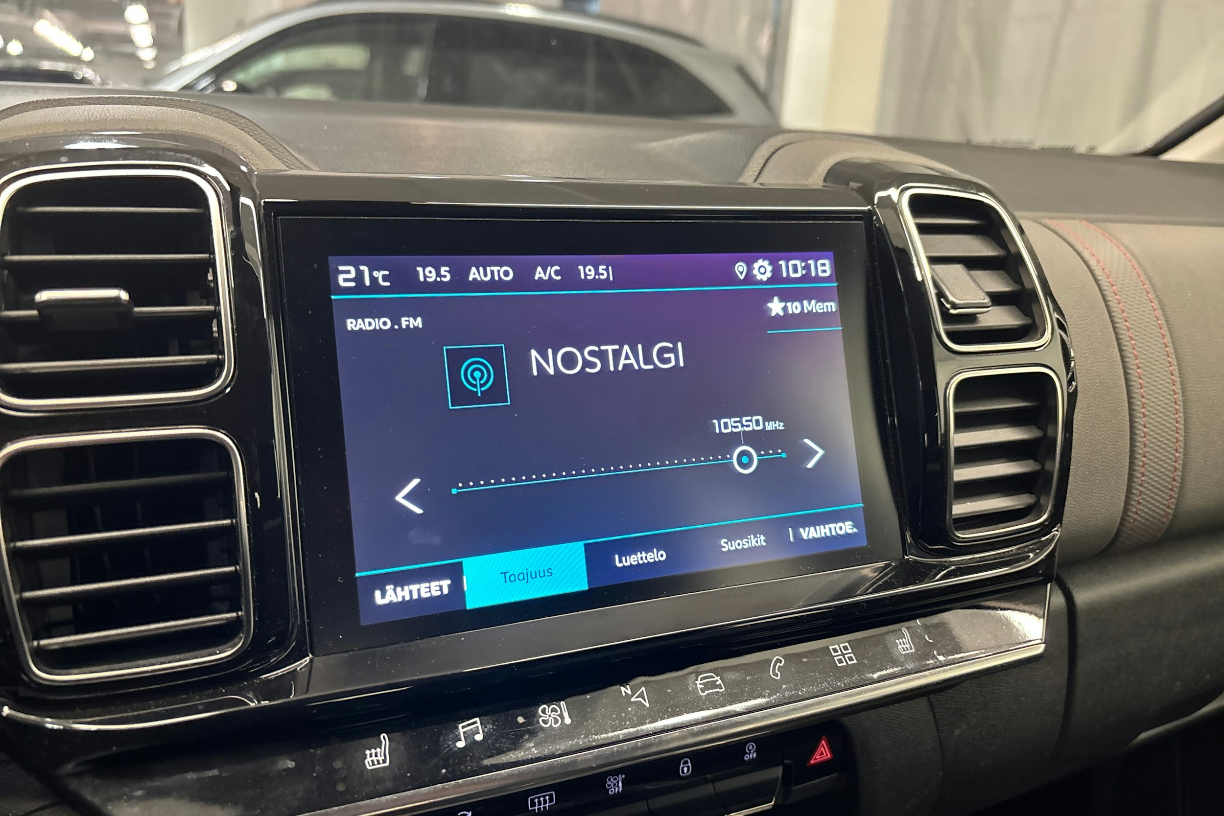 valkoinen Citroën C5 Aircross 2020 kuva 19.