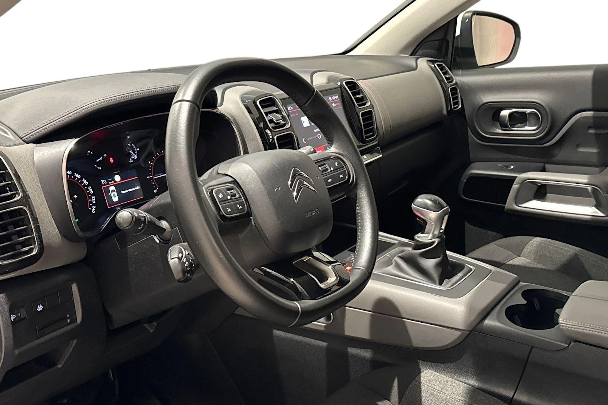 musta Citroën C5 Aircross 2020 kuva 6.
