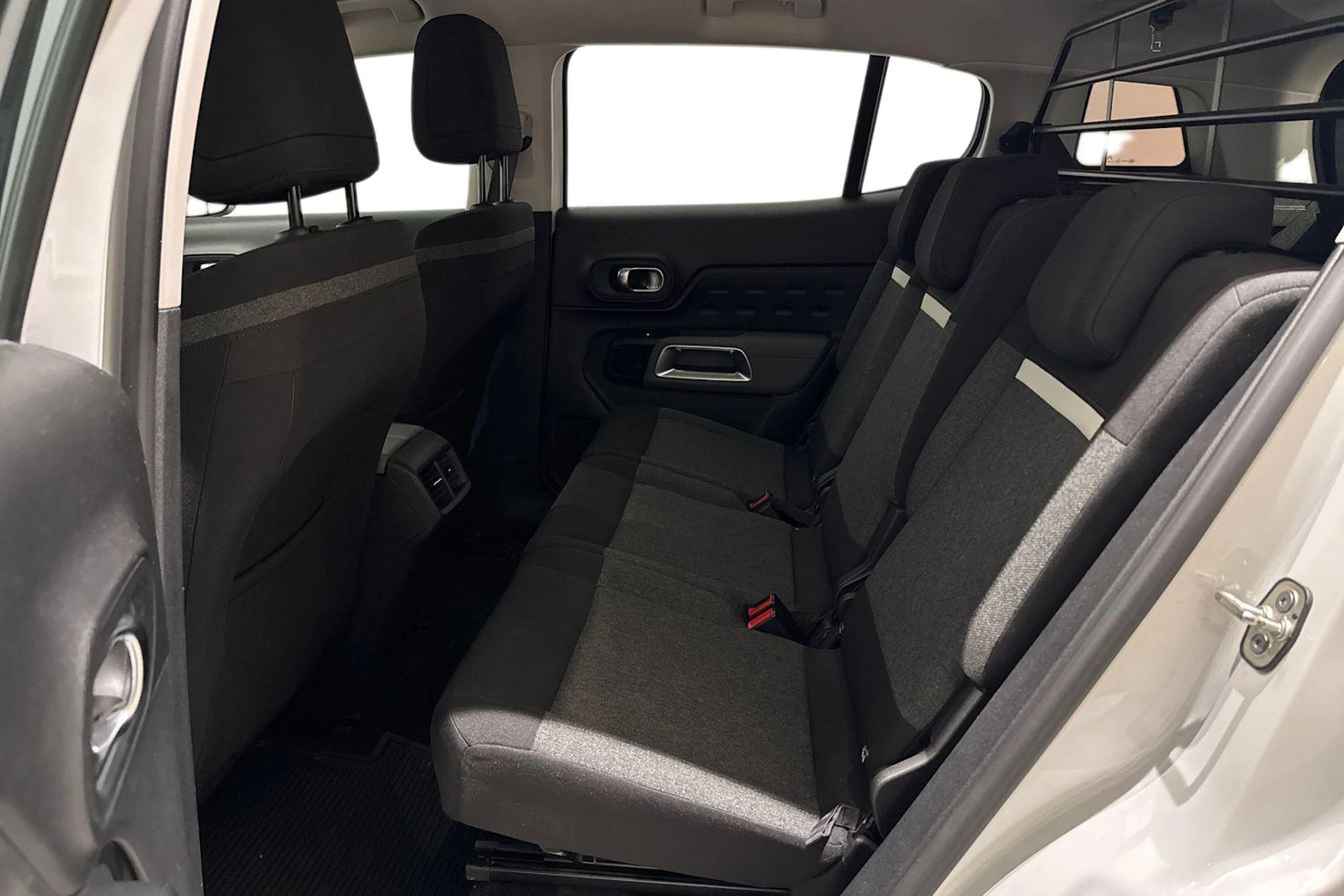 musta Citroën C5 Aircross 2020 kuva 8.