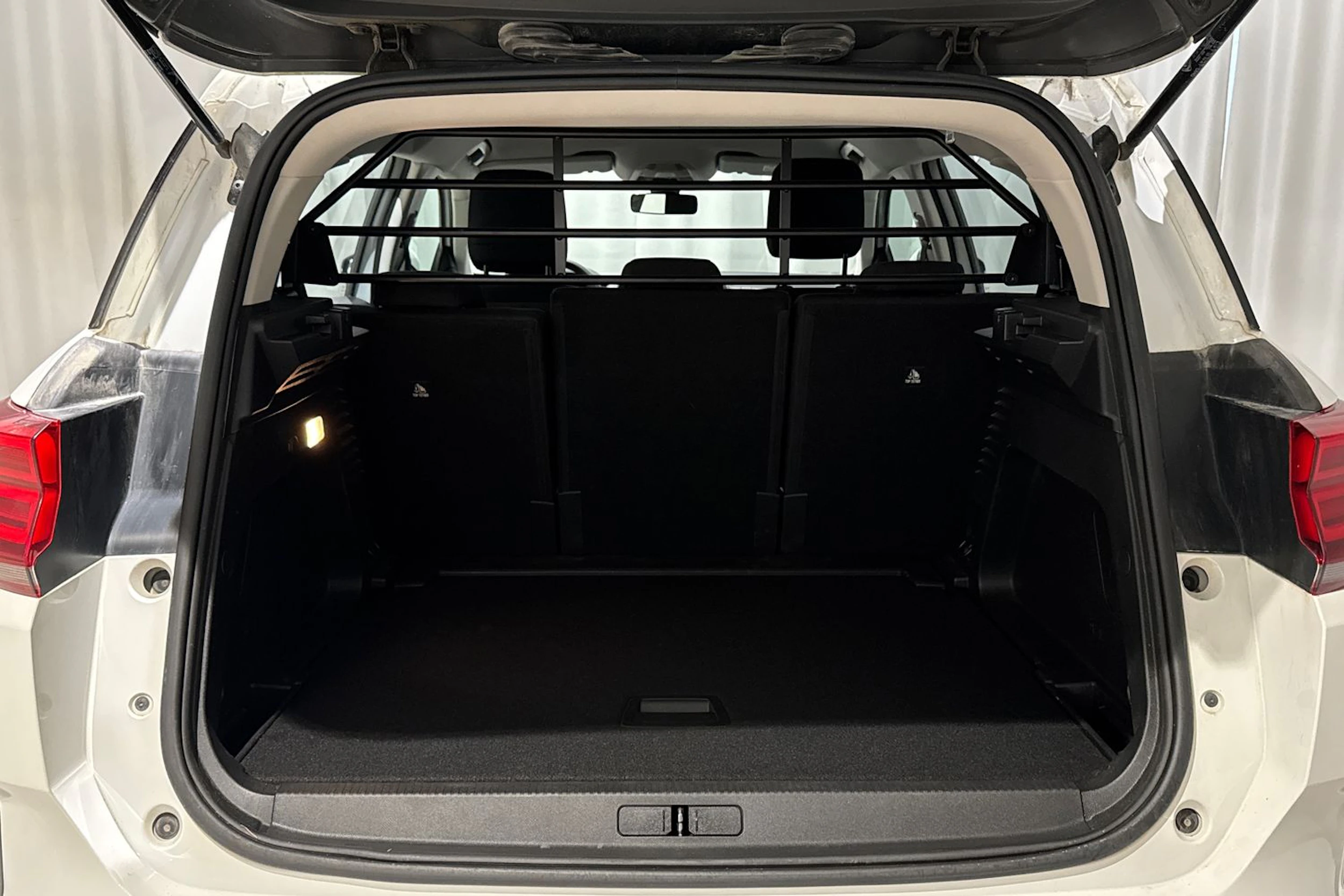 musta Citroën C5 Aircross 2020 kuva 11.