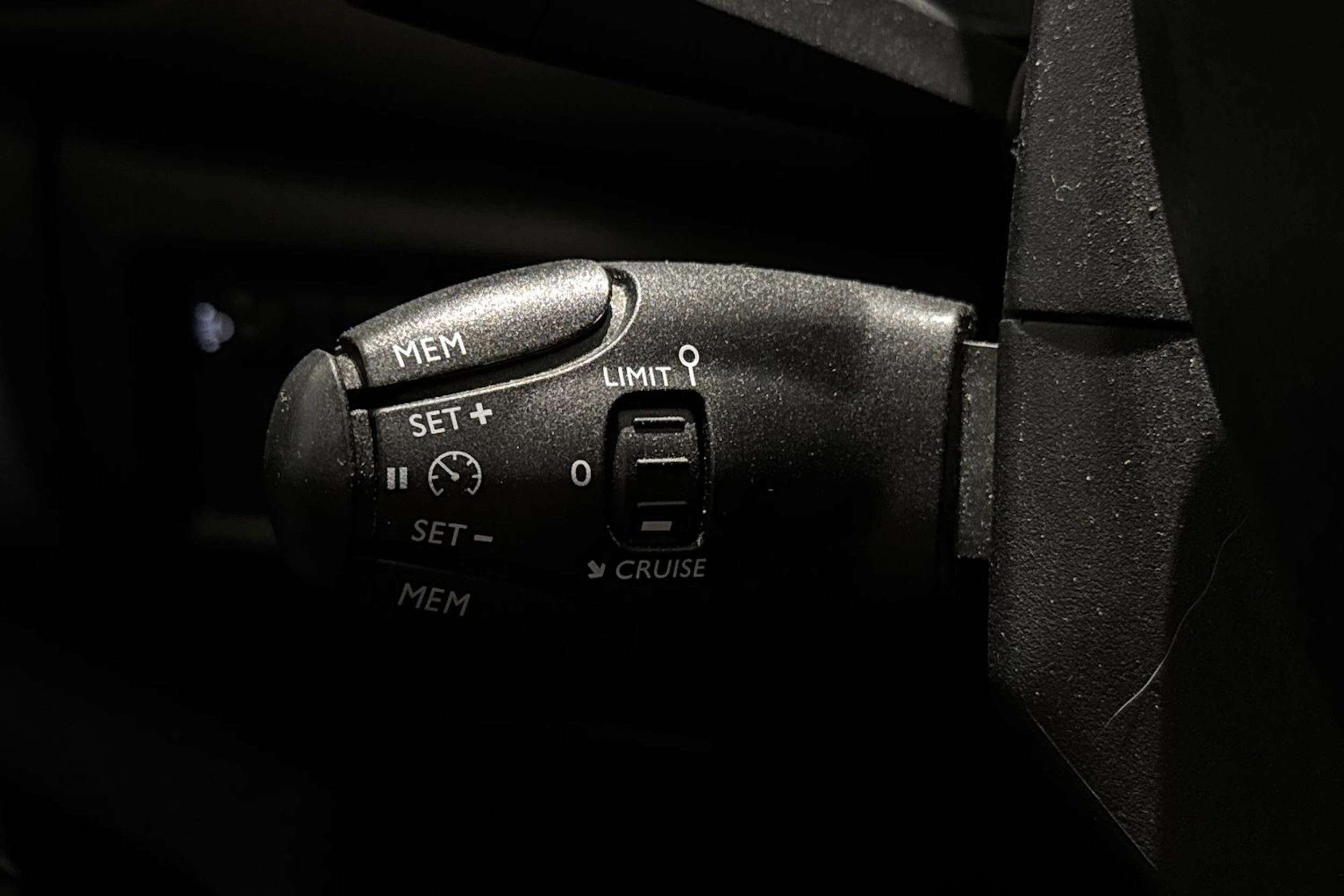 musta Citroën C5 Aircross 2020 kuva 14.