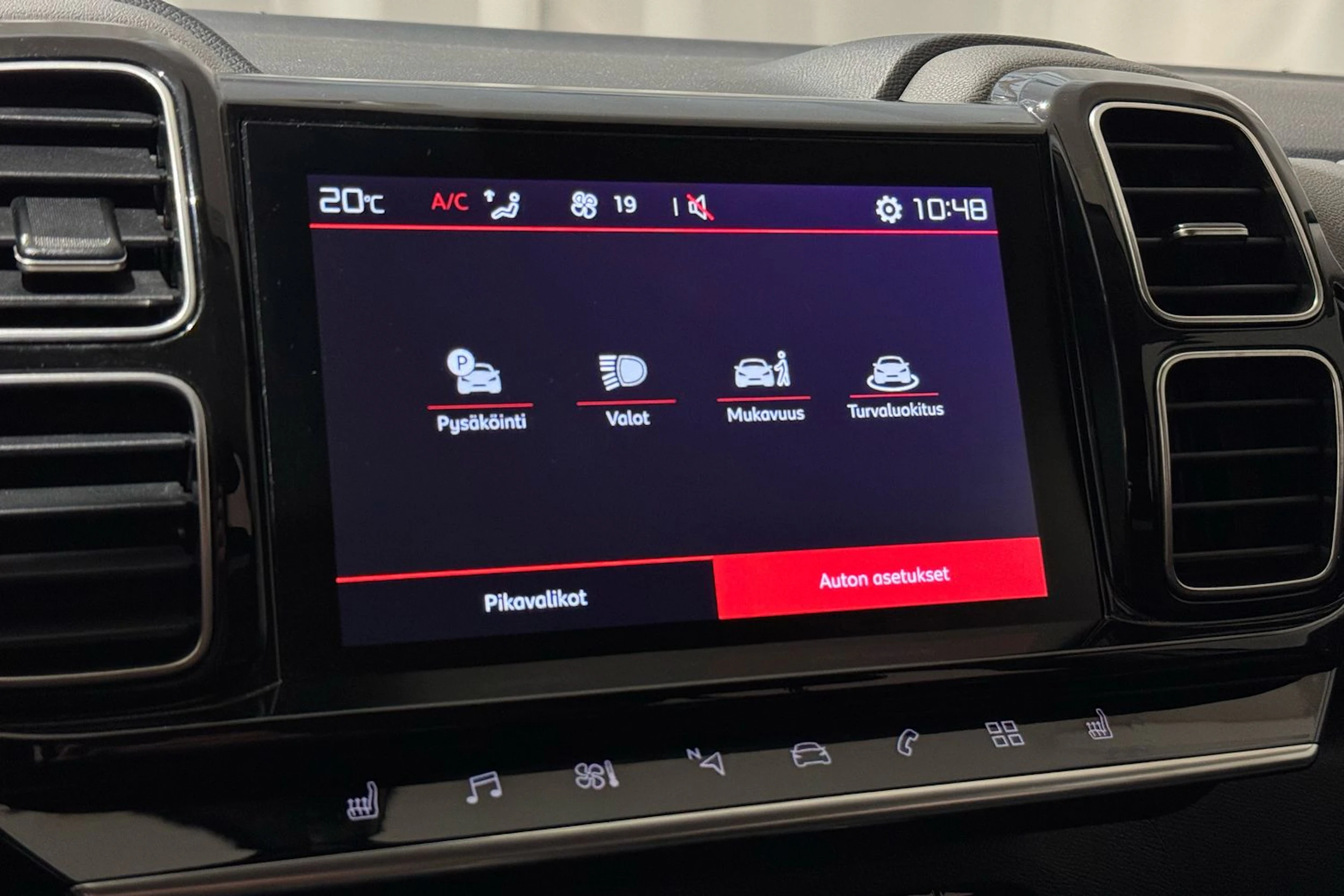 musta Citroën C5 Aircross 2020 kuva 17.