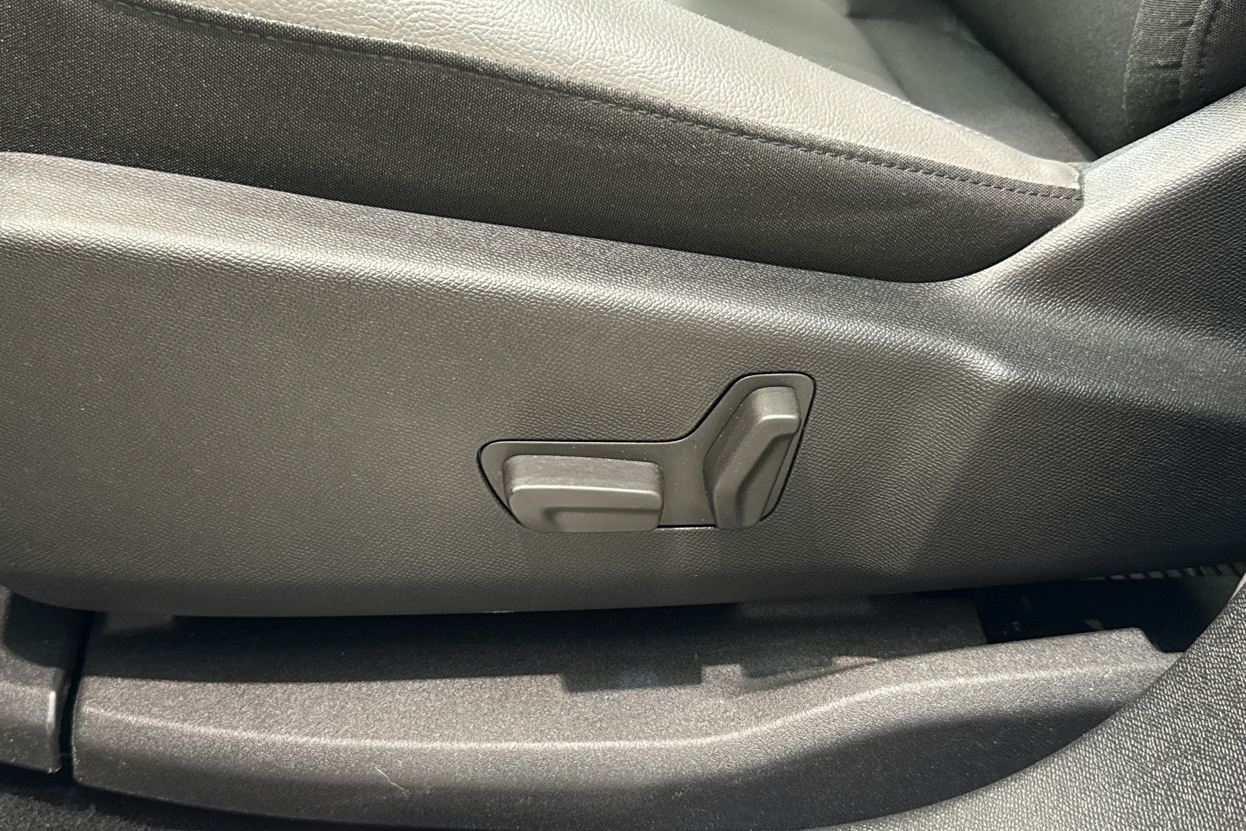 valkoinen Citroën C5 Aircross 2020 kuva 19.