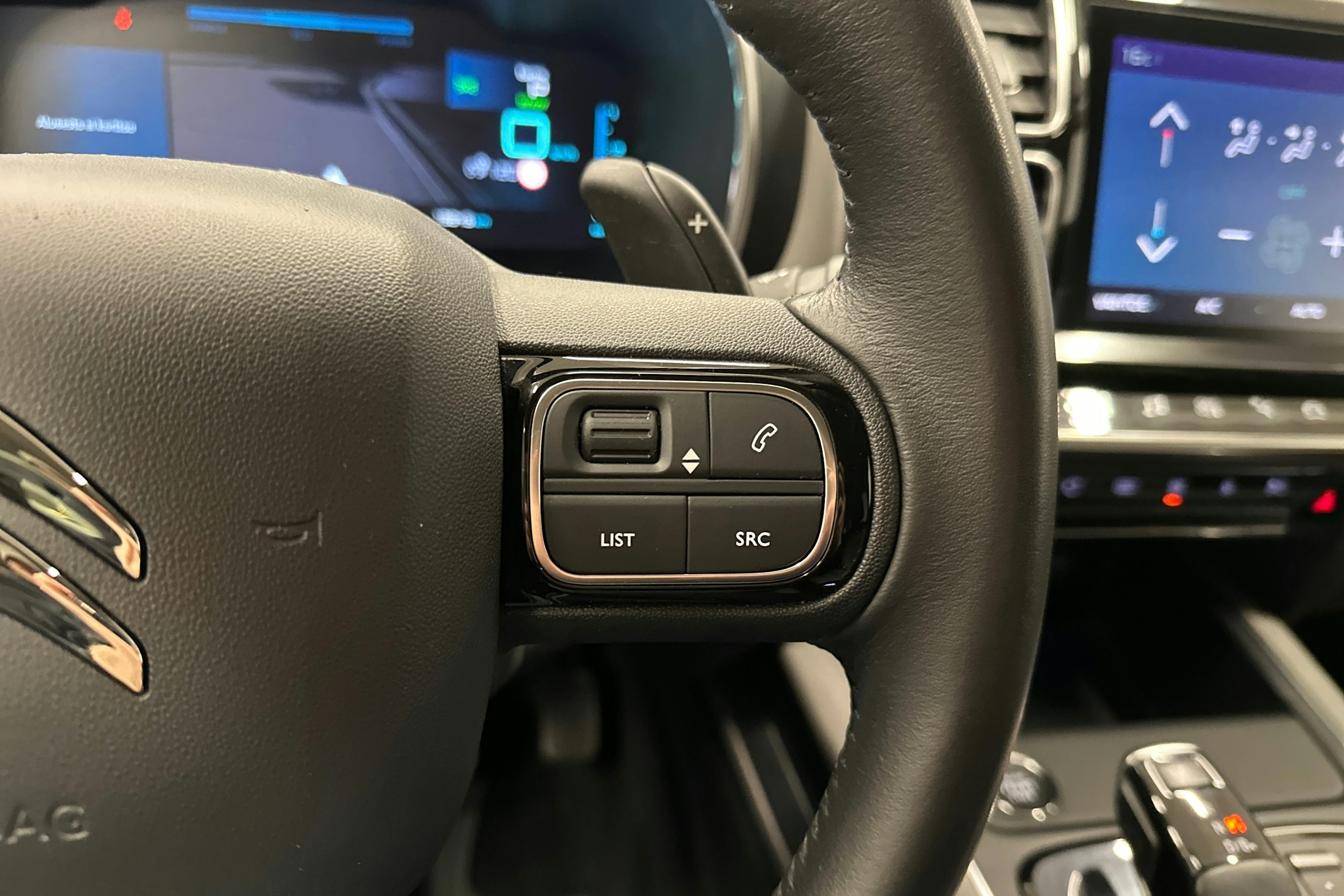 harmaa Citroën C5 Aircross 2021 kuva 15.