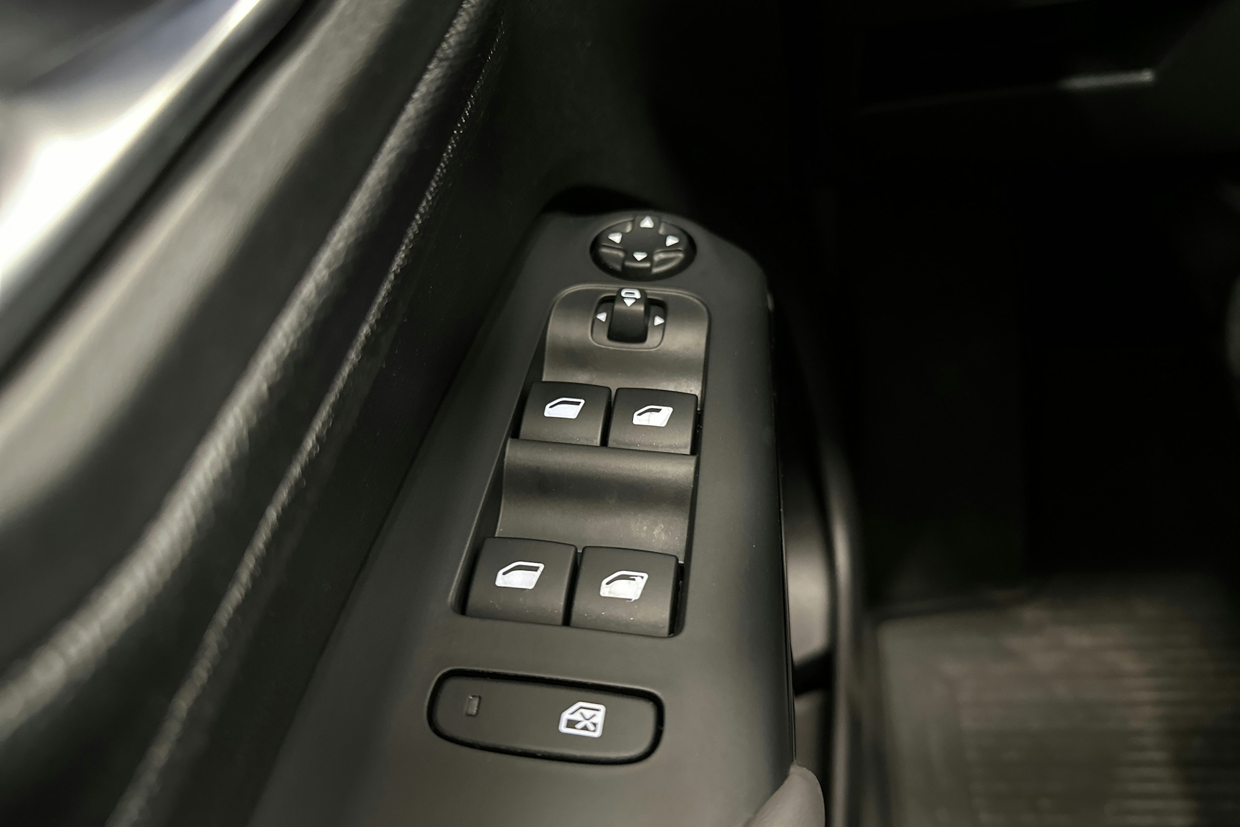 harmaa Citroën C5 Aircross 2021 kuva 17.