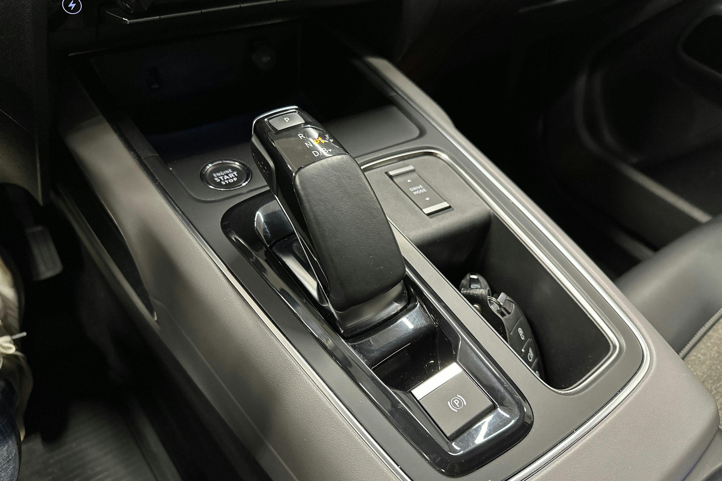 harmaa Citroën C5 Aircross 2021 kuva 26.