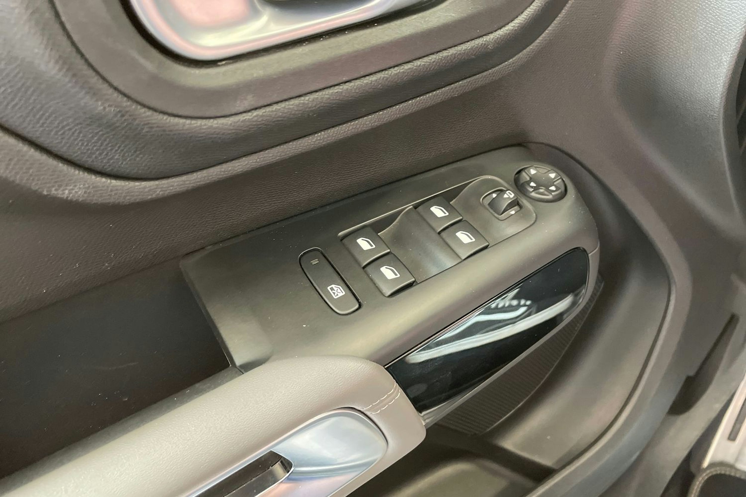 valkoinen Citroën C5 Aircross 2022 kuva 17.