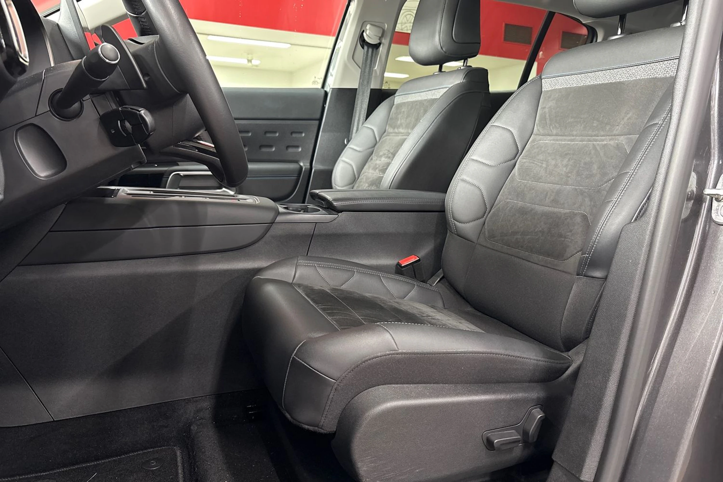 Harmaa Citroën C5 Aircross 2025 kuva 22.