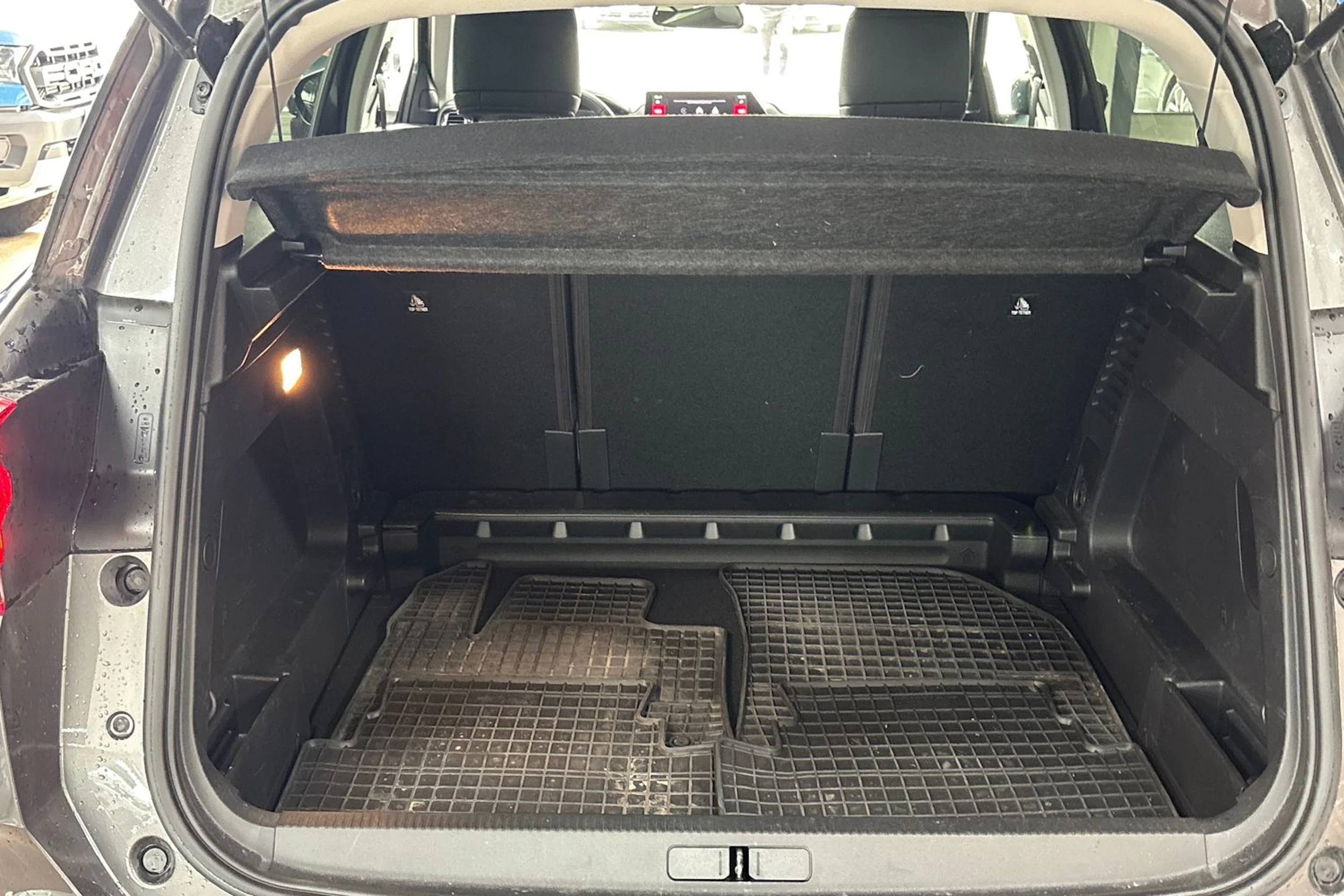 Harmaa Citroën C5 Aircross 2025 kuva 23.