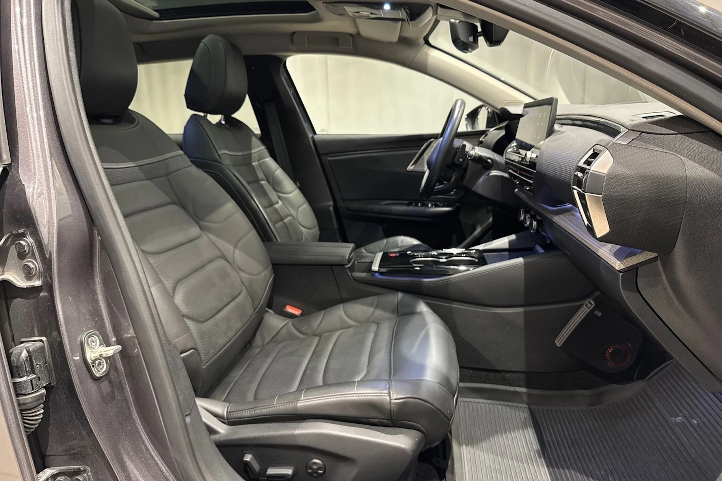 harmaa Citroën C5 X 2022 kuva 14.