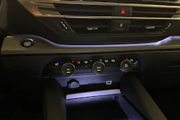 harmaa Citroën C5 X 2022 kuva 30.