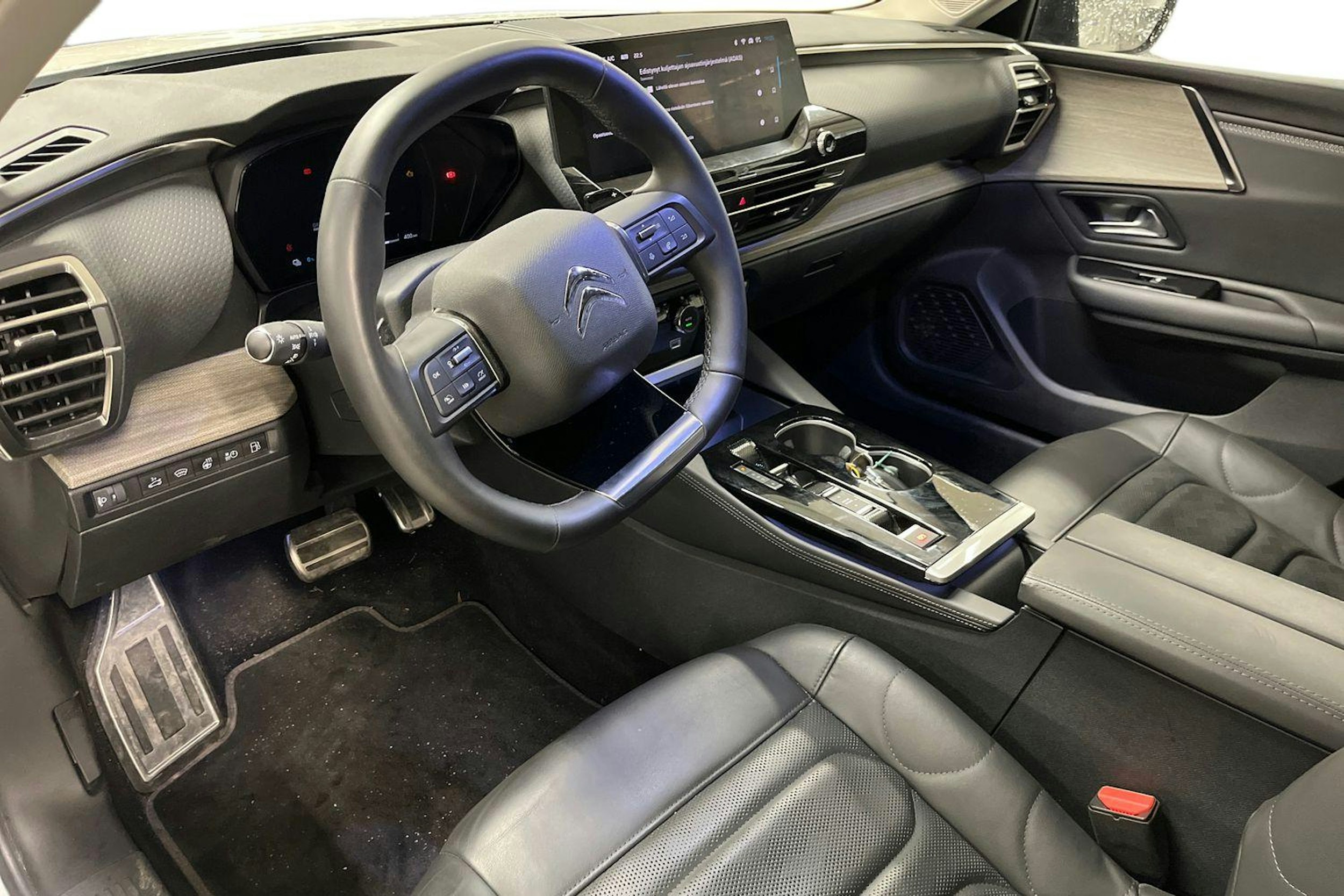 Valkoinen Citroën C5 X 2023 kuva 3.