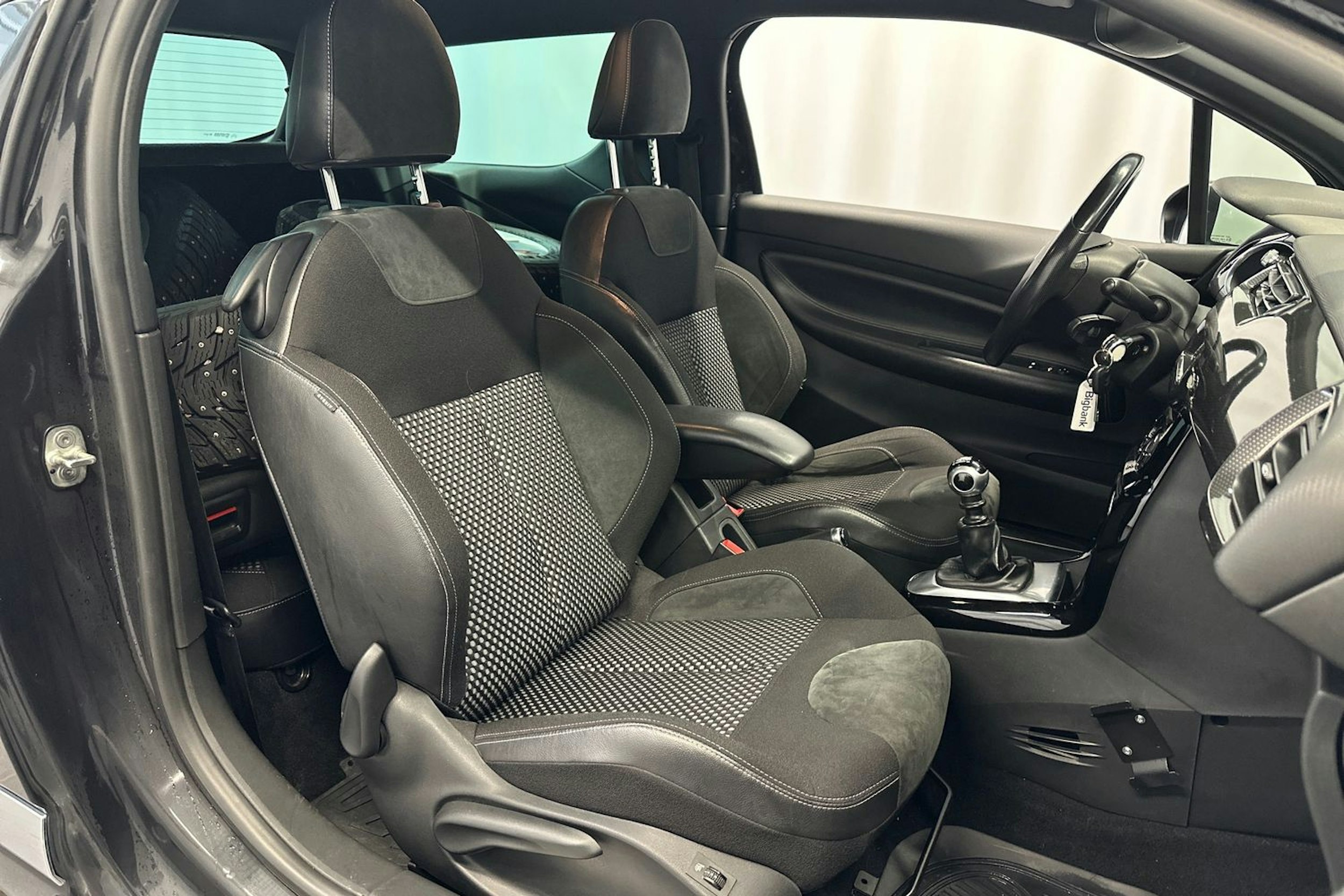Musta Citroën DS3 2010 kuva 10.