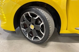 keltainen Citroën DS3 2011 kuva 13.