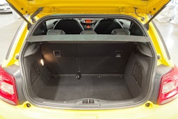 keltainen Citroën DS3 2011 kuva 15.