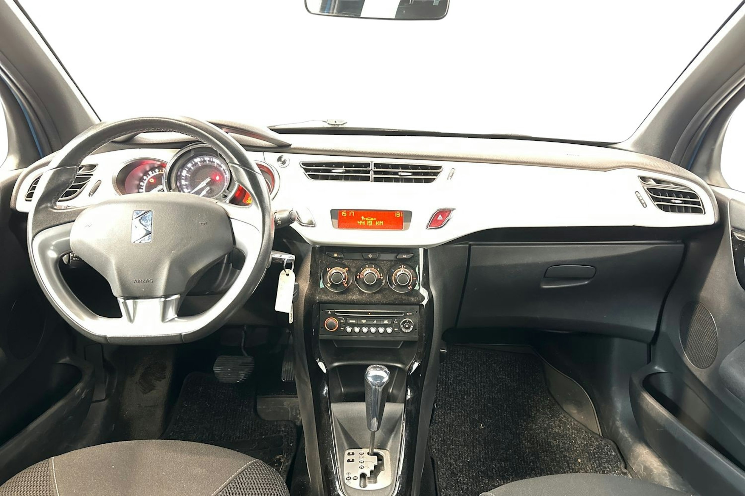 Sininen Citroën DS3 2012 kuva 9.
