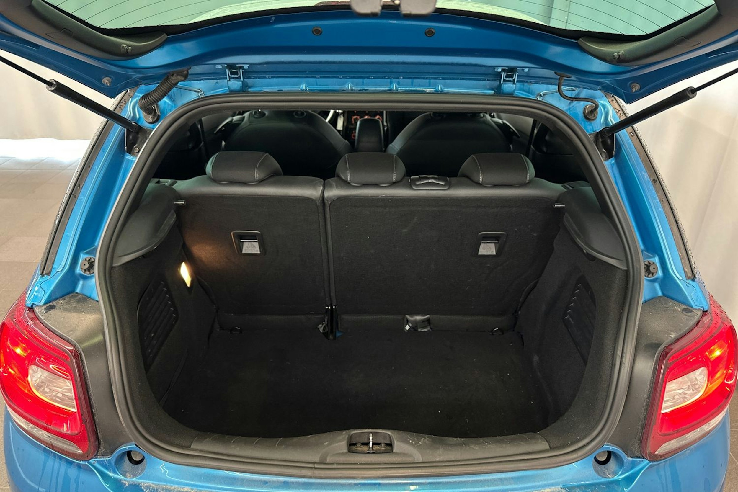 Sininen Citroën DS3 2012 kuva 15.