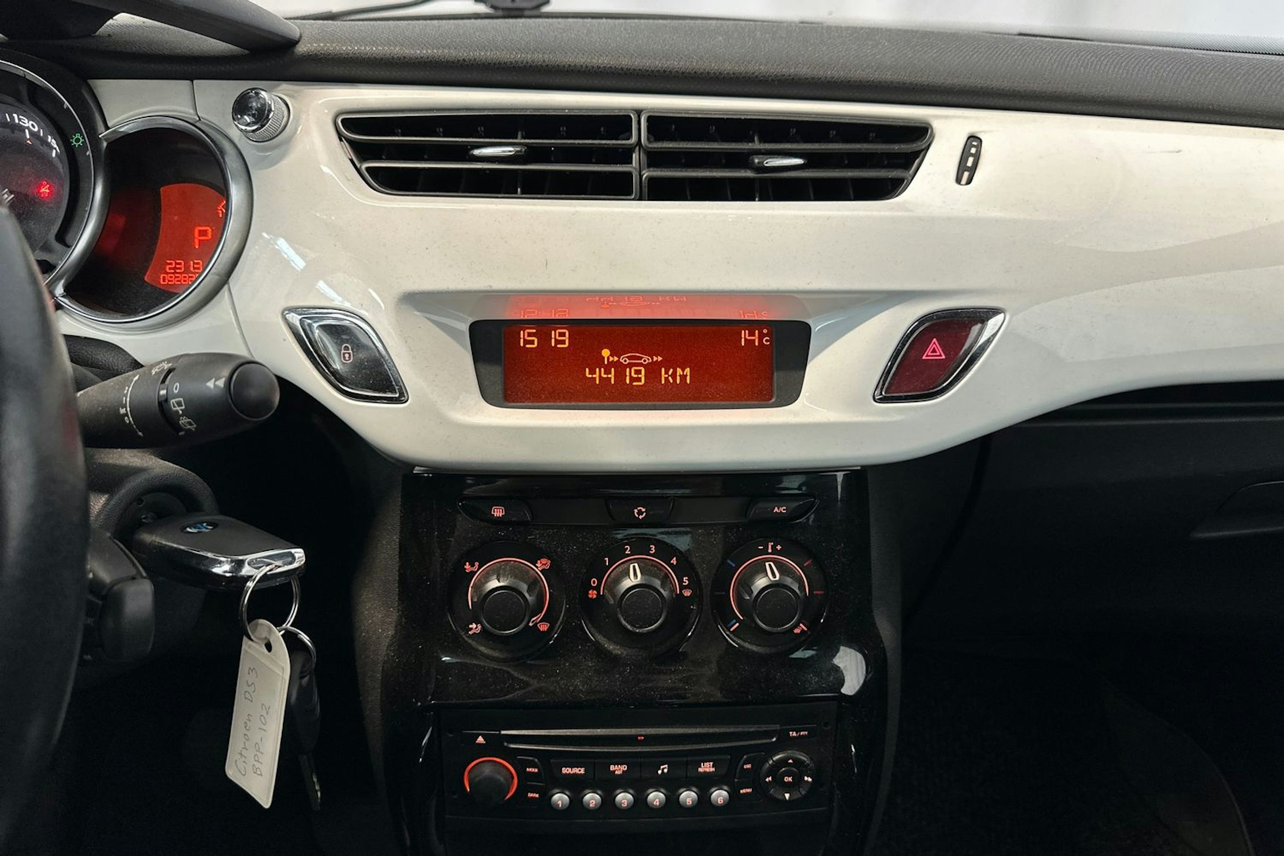 Sininen Citroën DS3 2012 kuva 19.