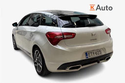 Valkoinen Citroën DS5 2012 kuva 3.