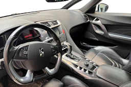 Valkoinen Citroën DS5 2012 kuva 8.