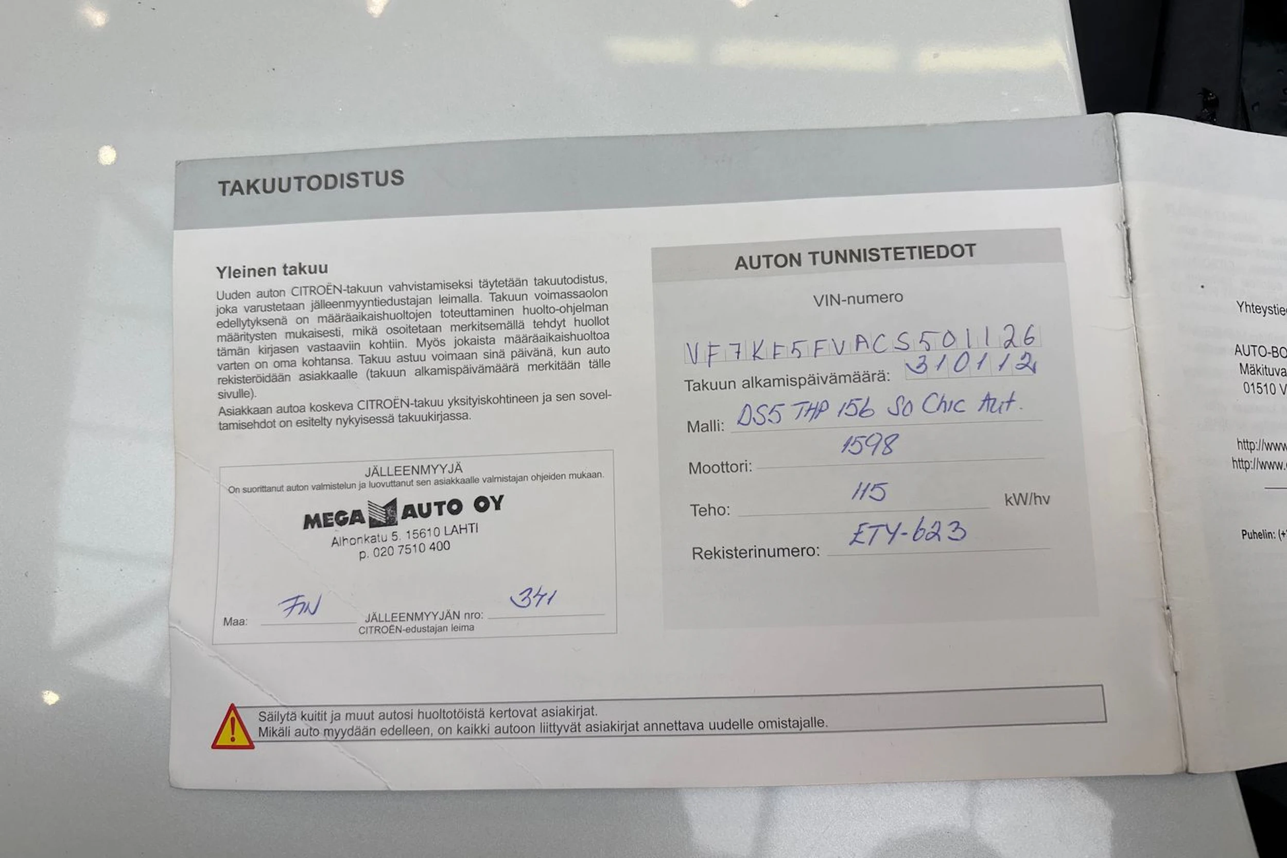 Valkoinen Citroën DS5 2012 kuva 15.