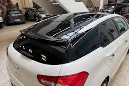 Valkoinen Citroën DS5 2012 kuva 22.