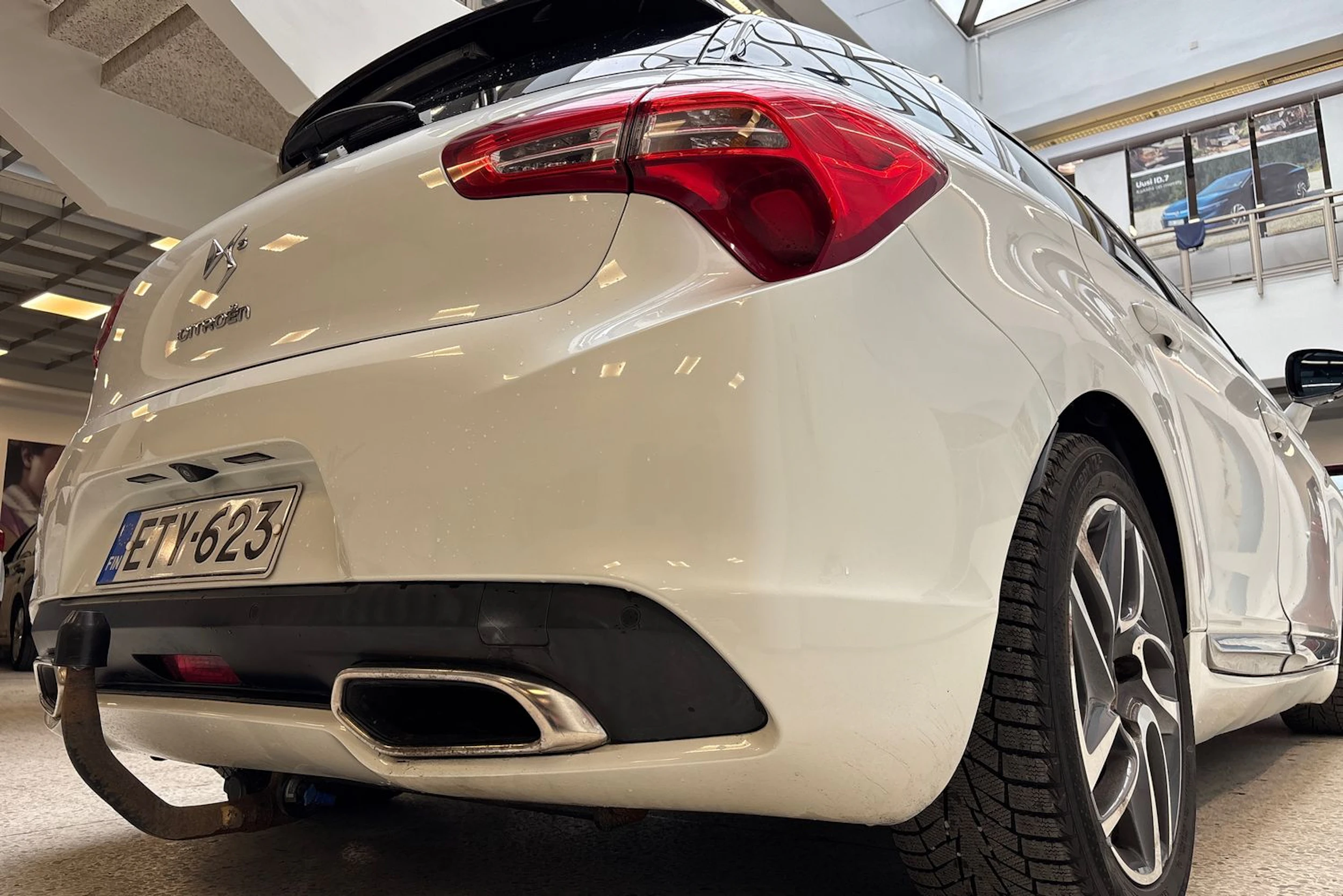 Valkoinen Citroën DS5 2012 kuva 23.