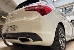 Valkoinen Citroën DS5 2012 kuva 23.