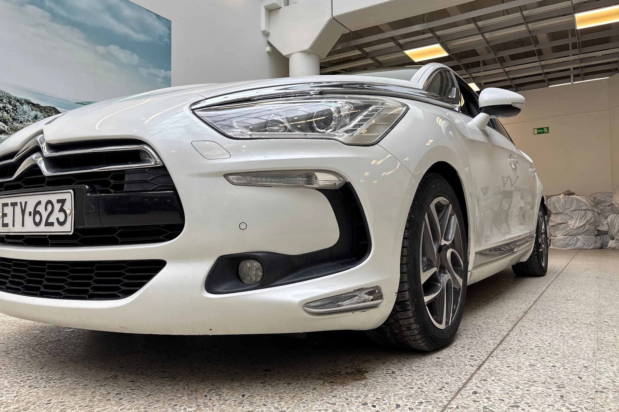 Valkoinen Citroën DS5 2012 kuva 27.