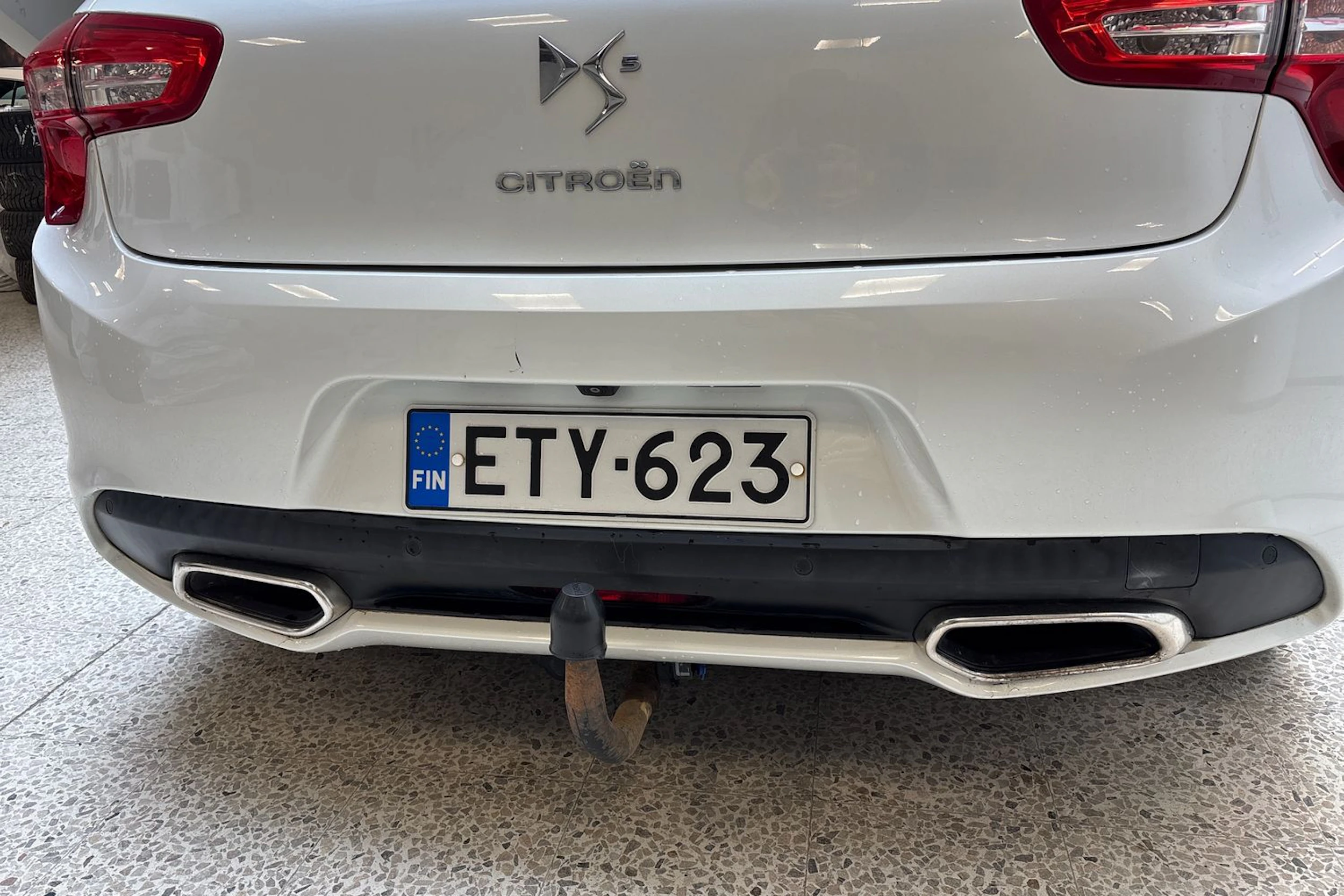 Valkoinen Citroën DS5 2012 kuva 30.