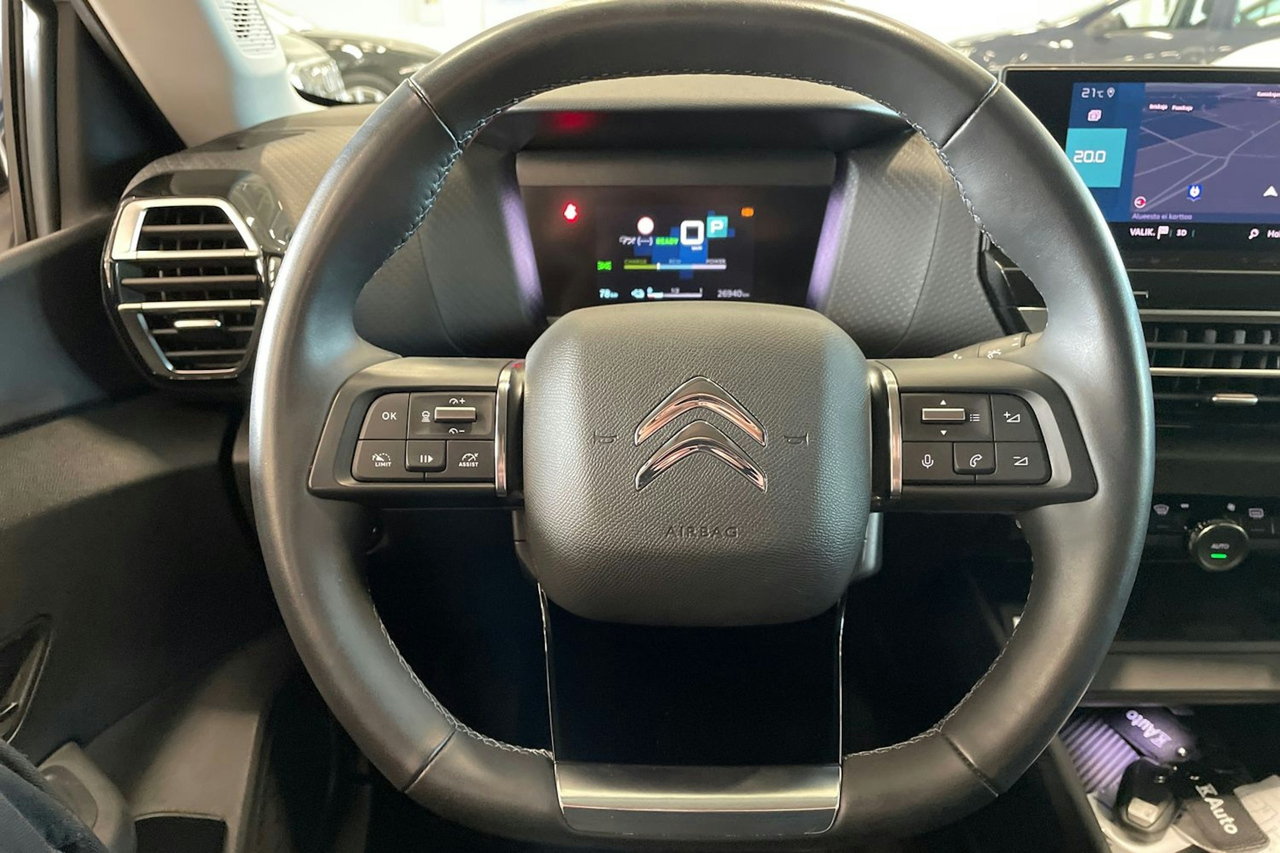 valkoinen Citroën e-C4 X 2022 kuva 16.