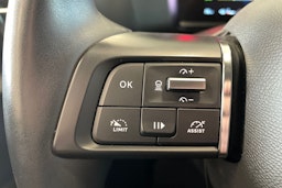 valkoinen Citroën e-C4 X 2022 kuva 18.