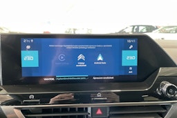 valkoinen Citroën e-C4 X 2022 kuva 24.