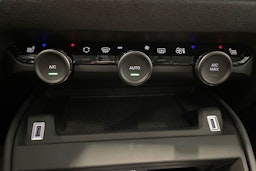 valkoinen Citroën e-C4 X 2022 kuva 27.