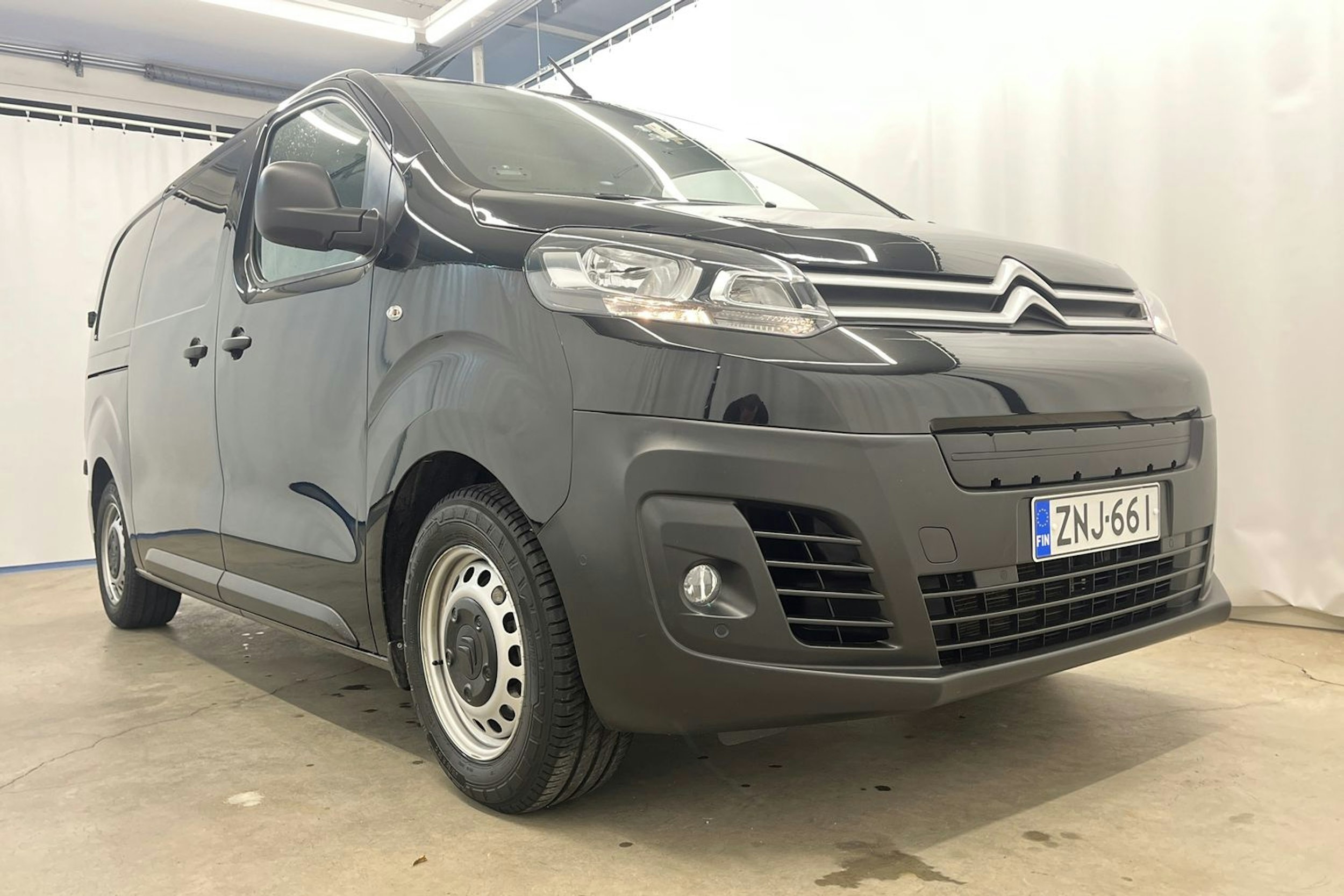 met. musta Citroën e-Jumpy 2022 kuva 31.