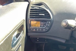 punainen Citroën Grand C4 Picasso 2009 kuva 17.
