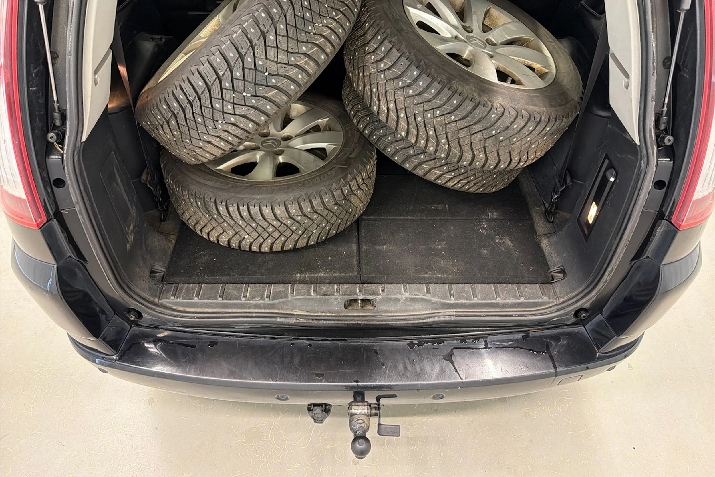 musta Citroën Grand C4 Picasso 2010 kuva 29.