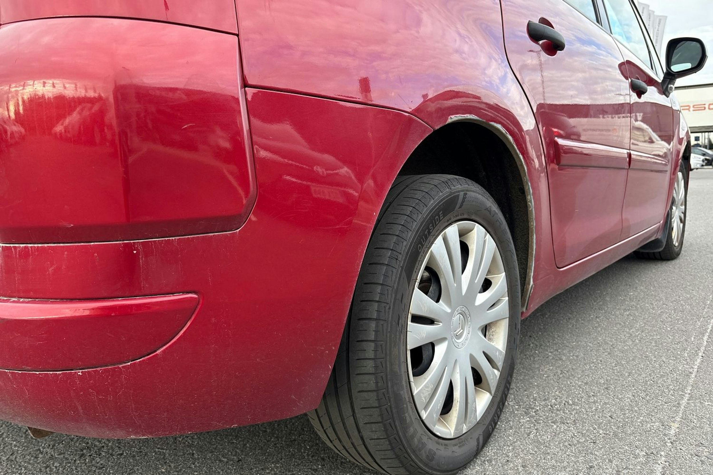 Punainen Citroën Grand C4 Picasso 2012 kuva 13.
