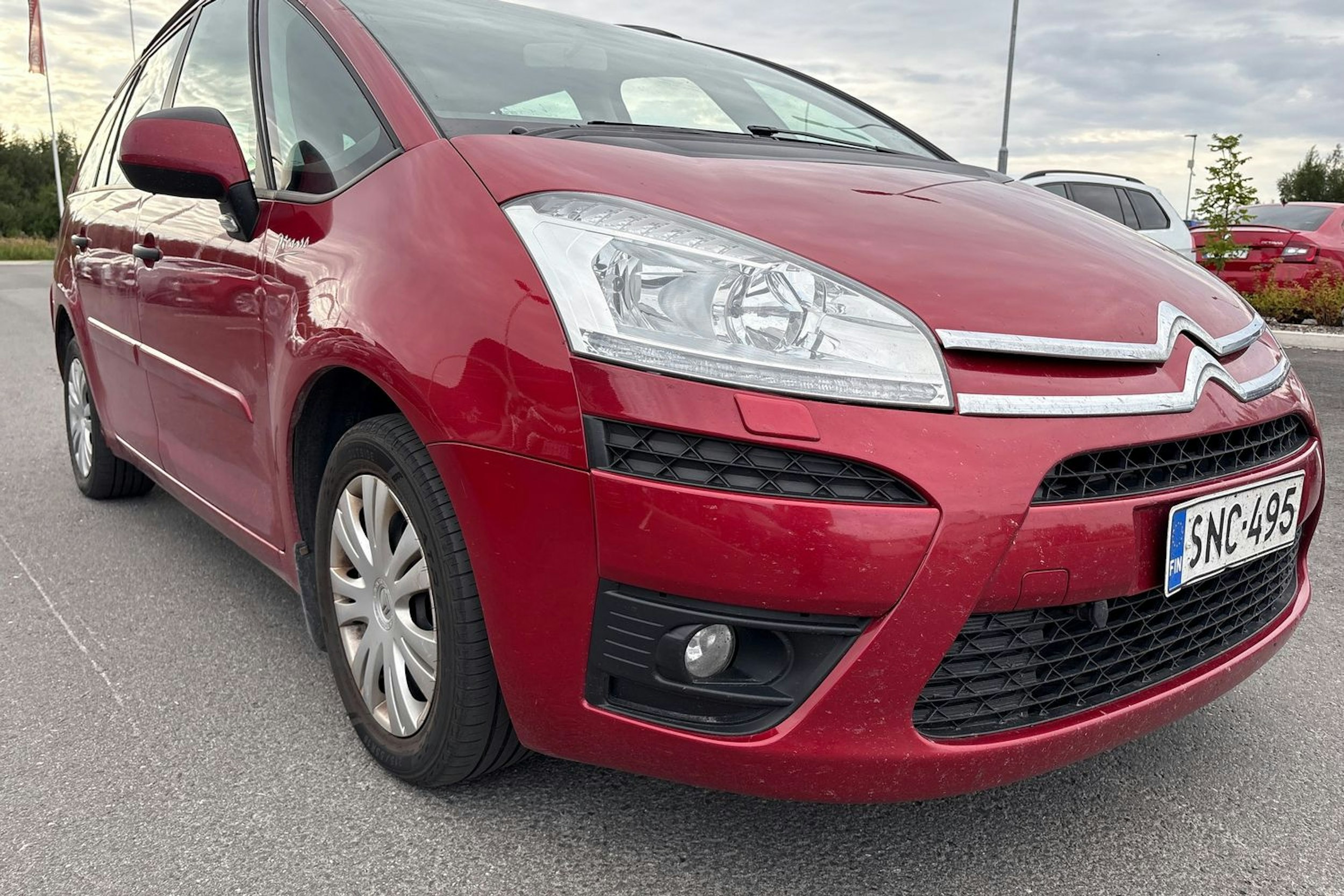 Punainen Citroën Grand C4 Picasso 2012 kuva 15.