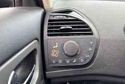 Punainen Citroën Grand C4 Picasso 2012 kuva 18.